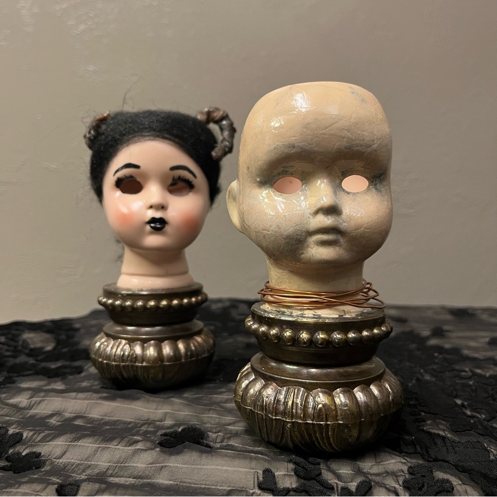 💚SOLD💚Oddities | Light up - Doll Head Couple